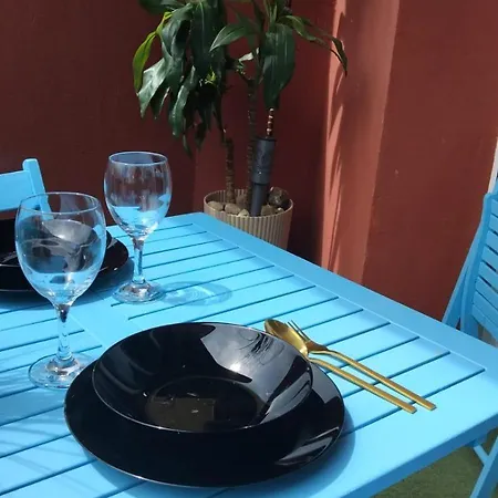 Casa Linda 1 - Sea View דירה אמפוריבראבה